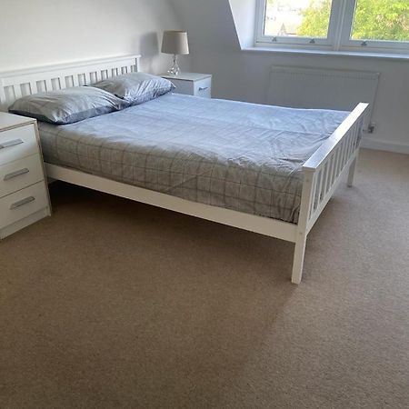Lovely 2-Bed Flat With Well Equipped Kitchen Apartment Ealing Bagian luar foto